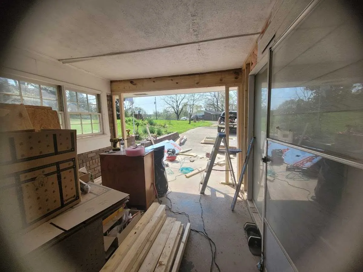 Air movers and dehumidifier for Drying & Dehumidification in White Marsh